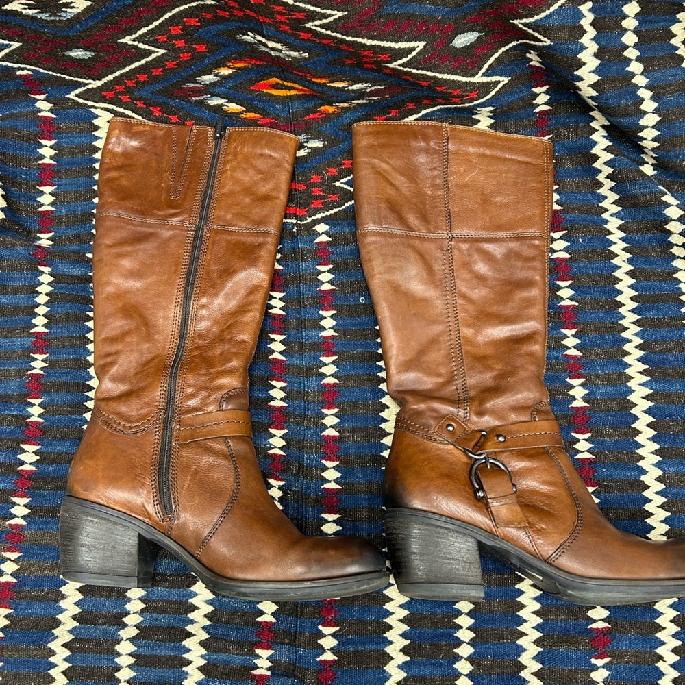 Clarks Women's Mascarpone Artisn buckle Brown Heeled leather Boots size 9 - Picture 7 of 12